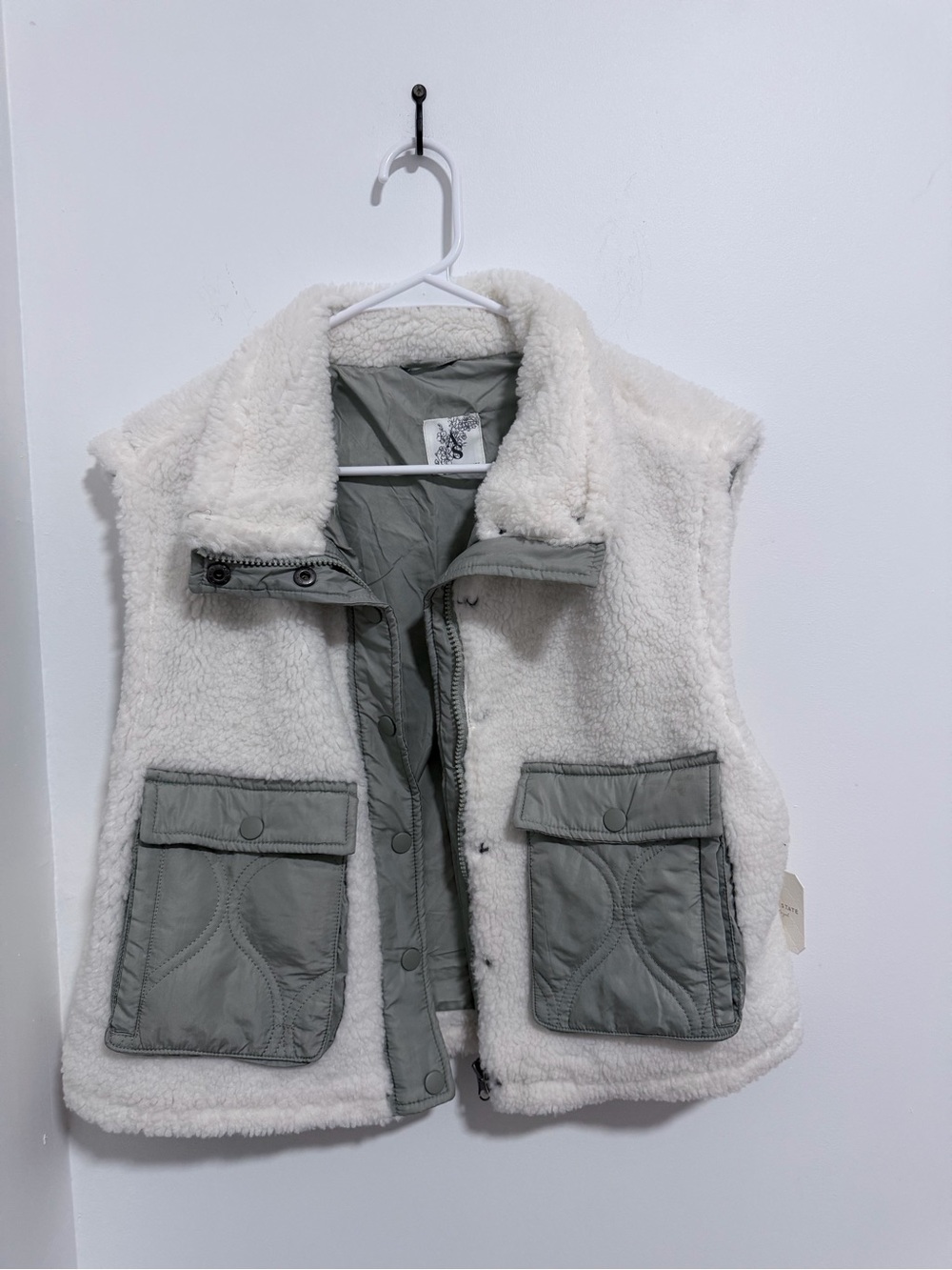 Altar'd State Cream Sherpa Vest with Light Gray Quilted Pockets